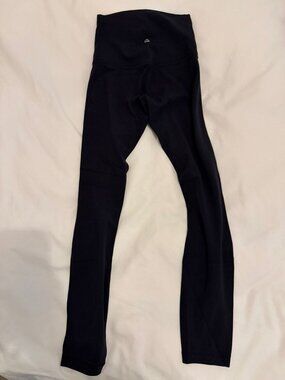 Lululemon align high rise pants / leggings 25 black size 0